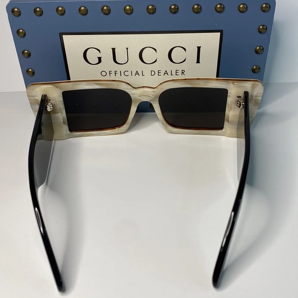 New GUCCI Acetate Rectangular Flap GG0543S Sunglasses White Black